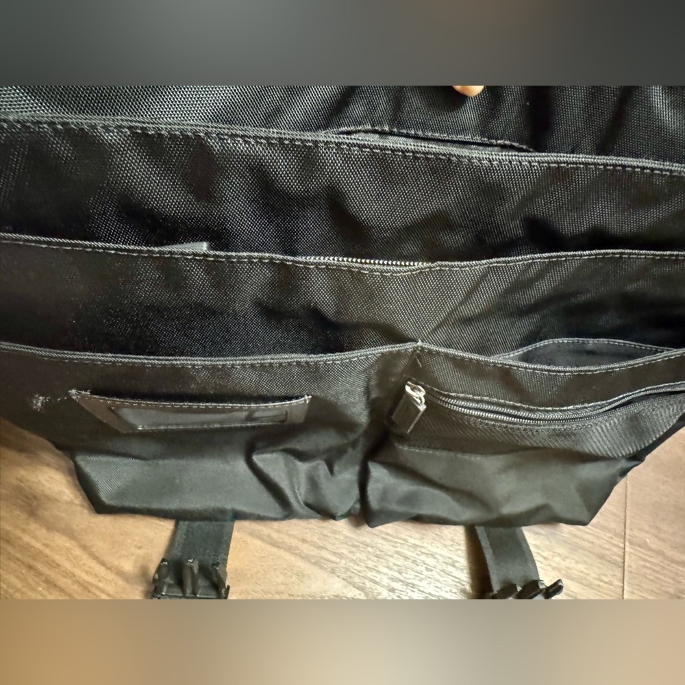 Coach Voyager Black Nylon Messenger Bag / Shoulder Laptop Bag - Picture 7 of 13